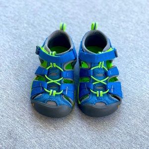 Toddler Keen sandals / water shoes